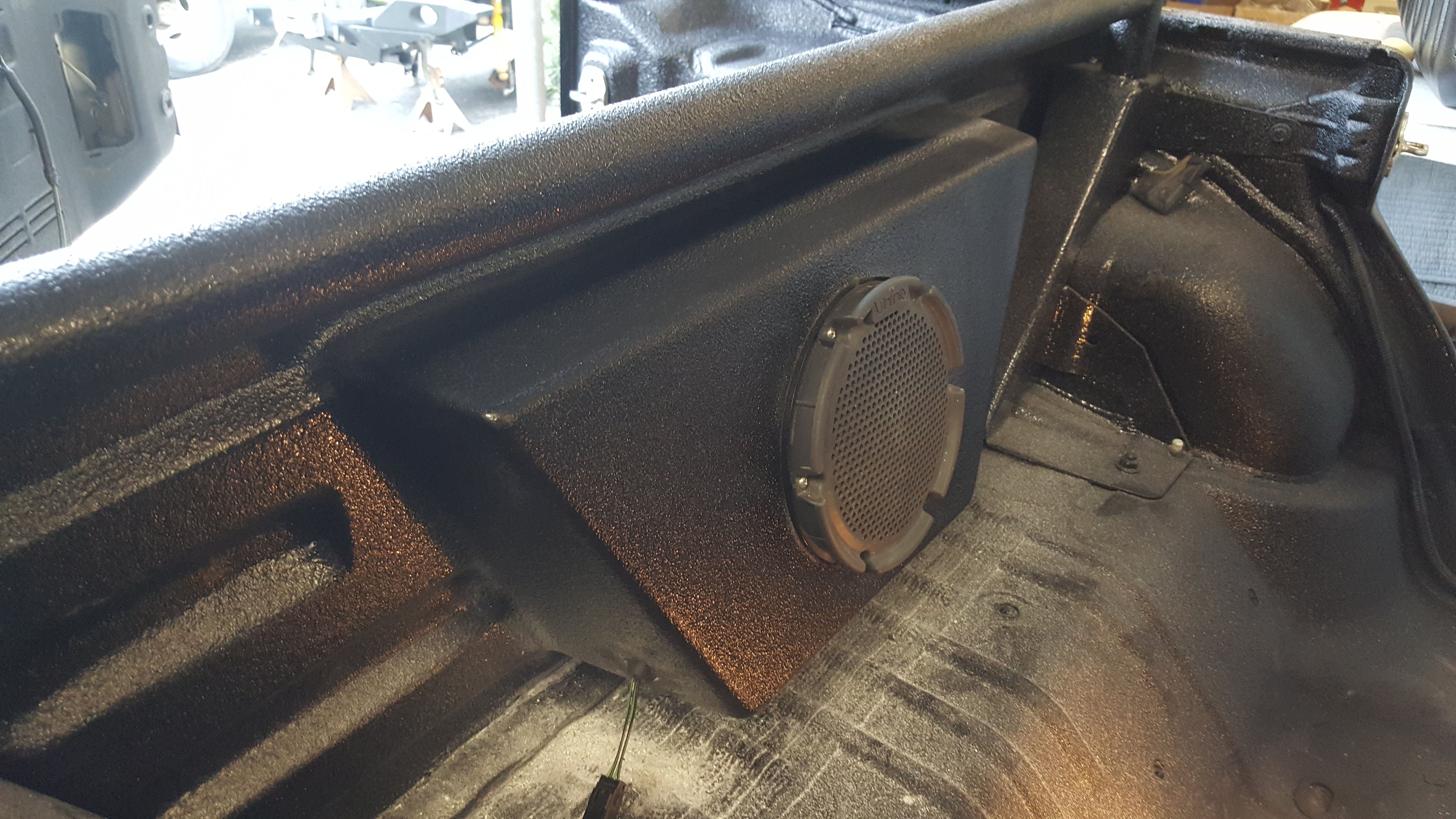 Recruit JKU 4-door Half Hardtop Kit